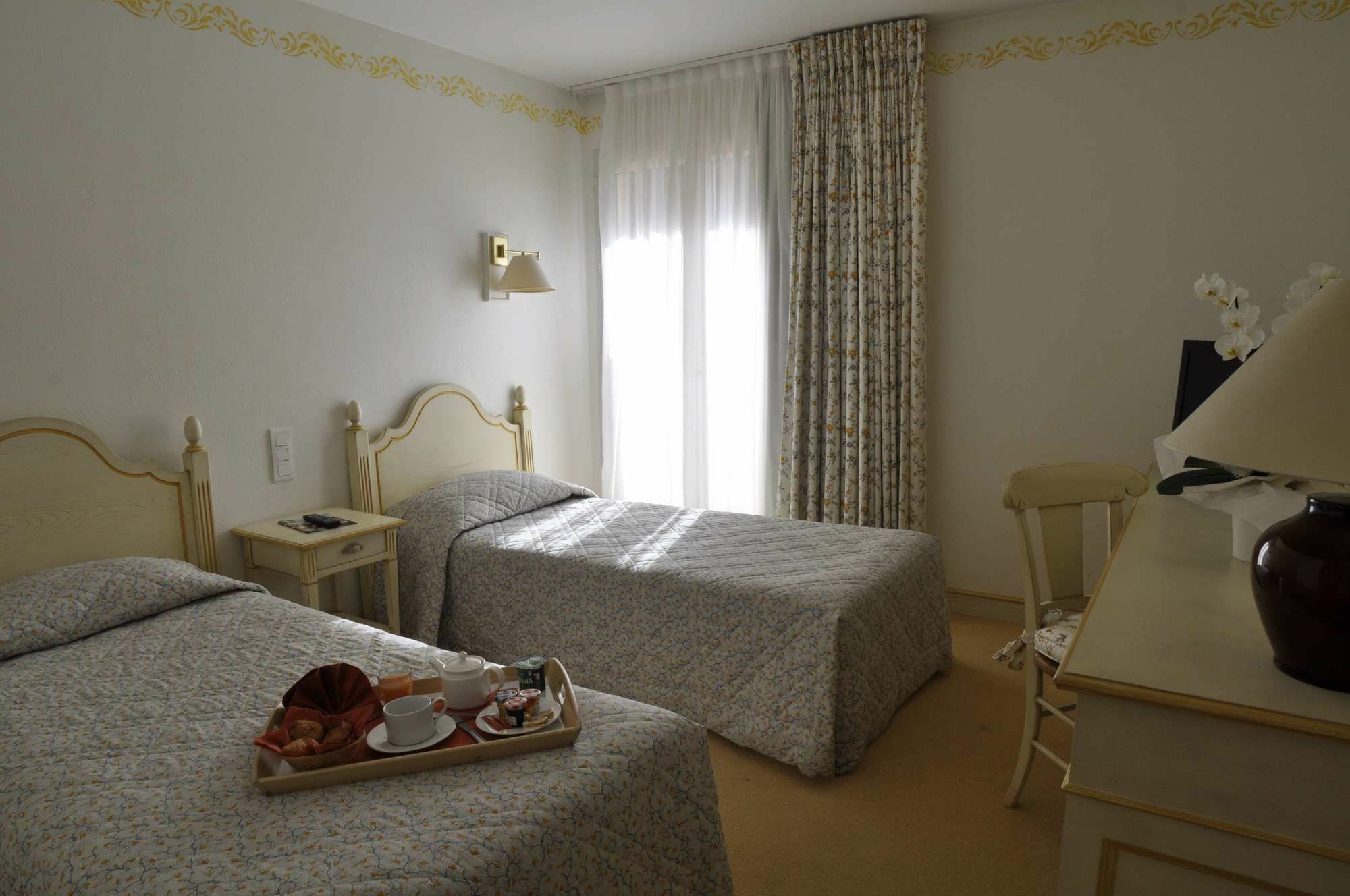 Hotel Omega Валбон Екстериор снимка